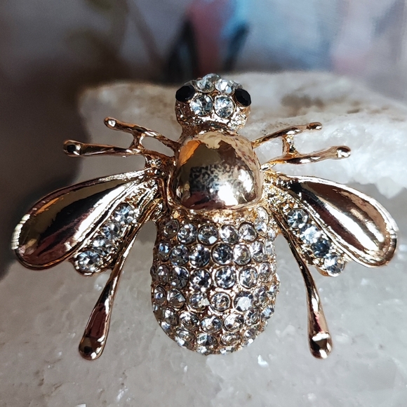 Shiny Gold Tone Vintage Honey Bumble Bee Clear Rhinestone Brooch Black Eyes - Picture 10 of 12